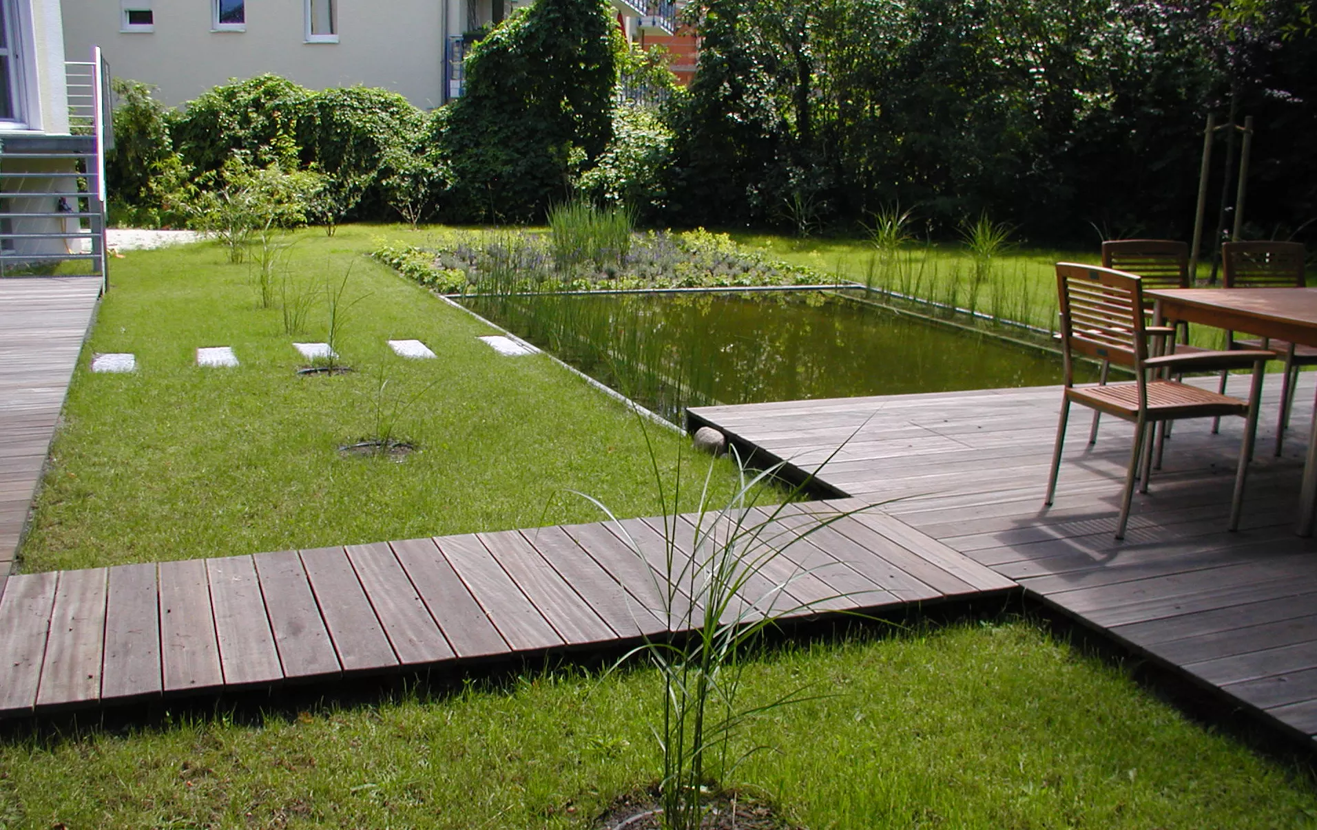 Moderner Wassergarten Dahlem